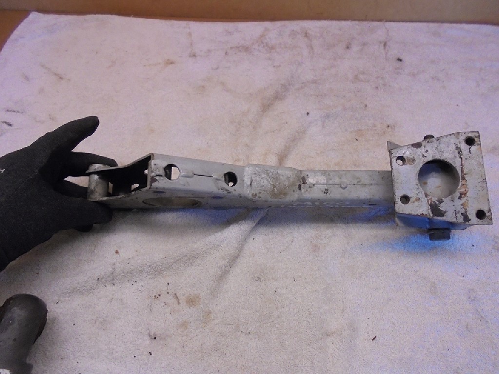 LOTUS ELAN M100 GEARBOX STABILISER BAR M100 ALLOY GEARBOX MOUNT M100
