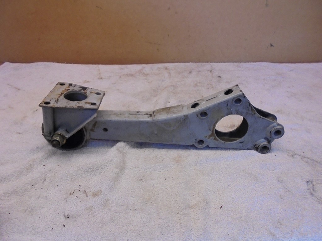LOTUS ELAN M100 GEARBOX STABILISER BAR M100 ALLOY GEARBOX MOUNT M100
