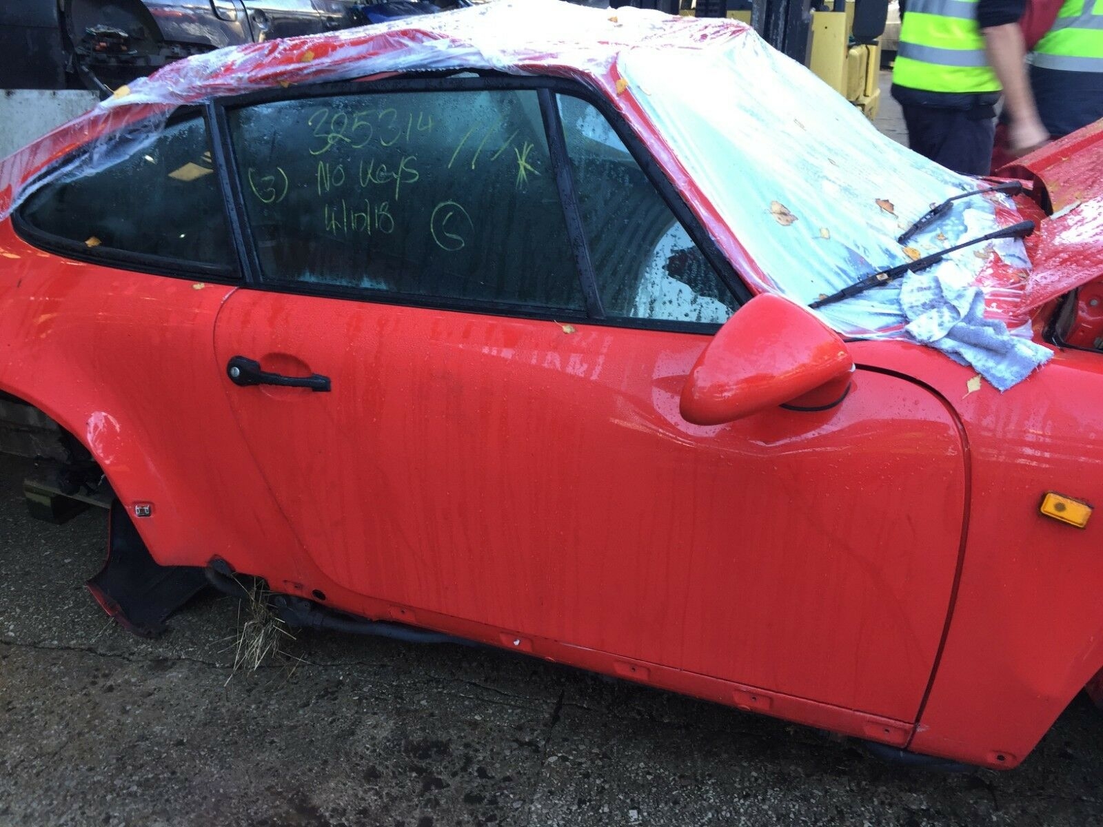 Porsche 911 964 REAR WINDOW GLASS PORSCHE 911 O/S REAR 1/4 GLASS H49 WAM