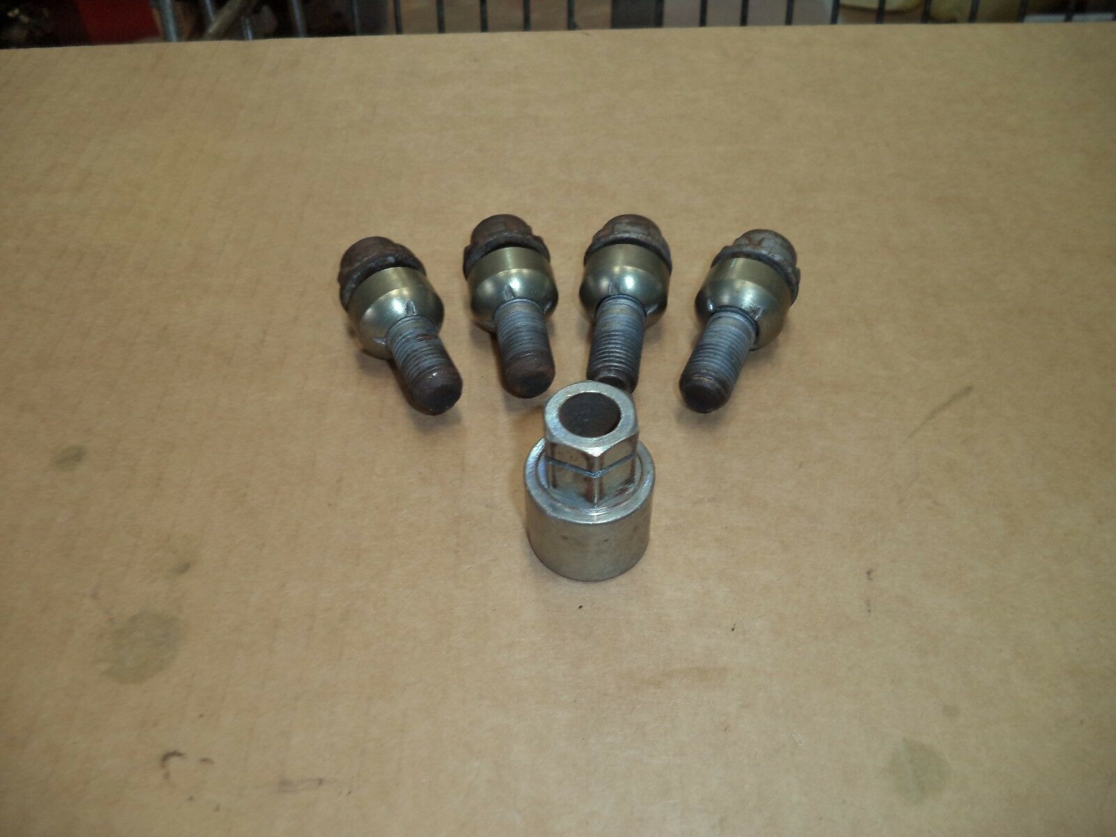 Porsche 996 locking wheel nuts Porsche Boxster locking nuts RG51 DBY