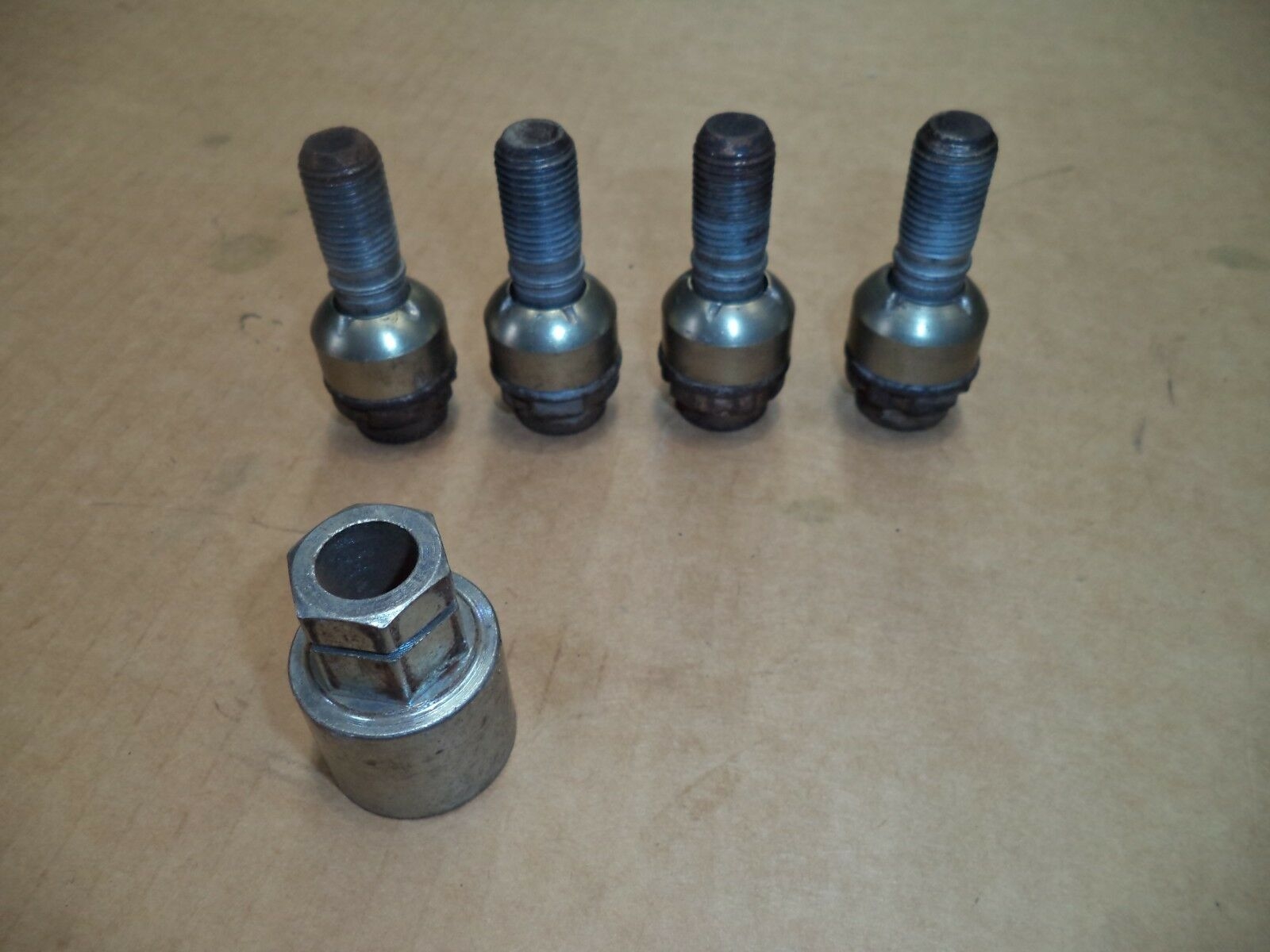 Porsche 996 locking wheel nuts Porsche Boxster locking nuts RG51 DBY