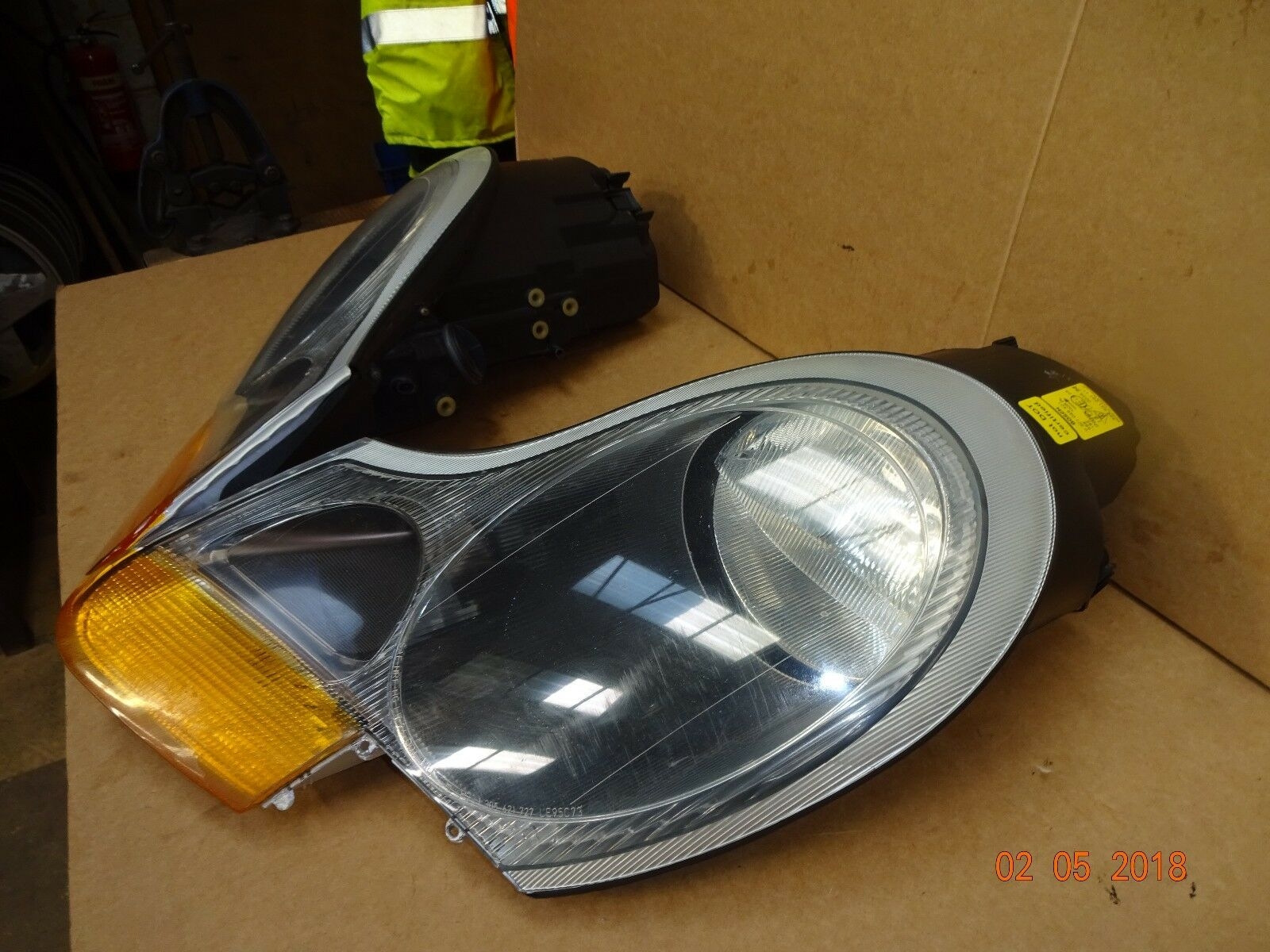 PORSCHE BOXSTER HEADLIGHTS PORSCHE BOXSTER 986 PAIR OF HEADLIGHTS PN02TZR