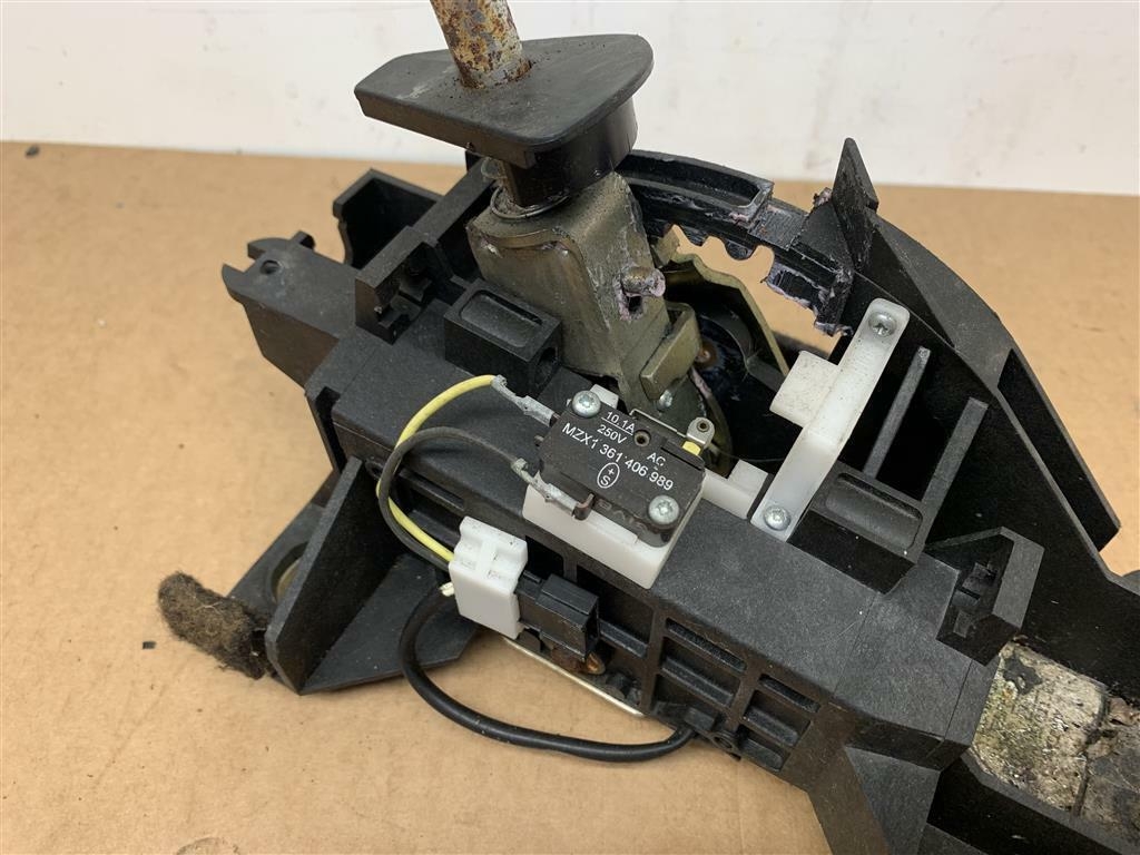 PORSCHE BOXSTER (986) TIPTRONIC AUTOMATIC GEAR SELECTOR 99642601107