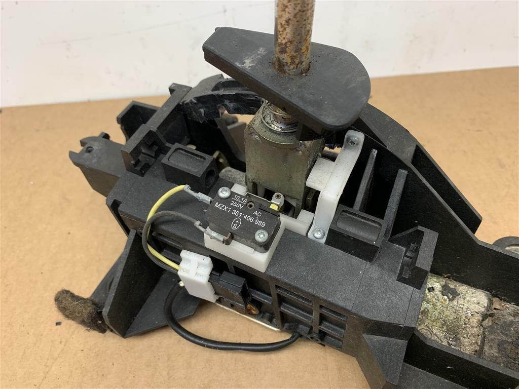 PORSCHE BOXSTER (986) TIPTRONIC AUTOMATIC GEAR SELECTOR 99642601107