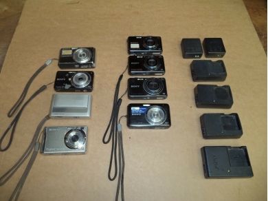 Unbranded SONY CYBERSHOT CAMERAS PARTS X8 EIGHT SONY CAMERAS FOR PARTS A2