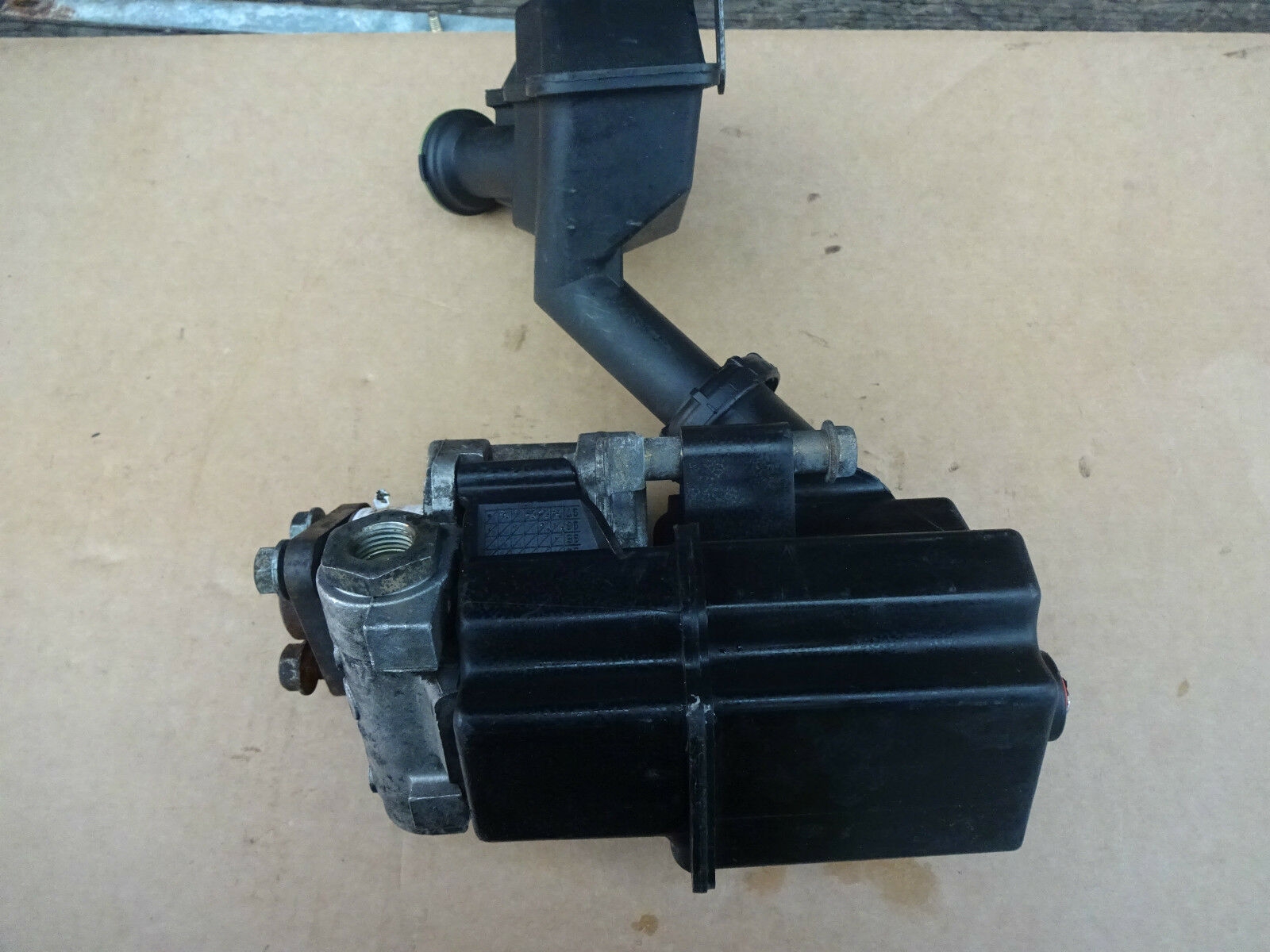 PORSCHE 996 POWER STEERING PUMP 99631402004 PORSCHE 996 PAS PUMP GC