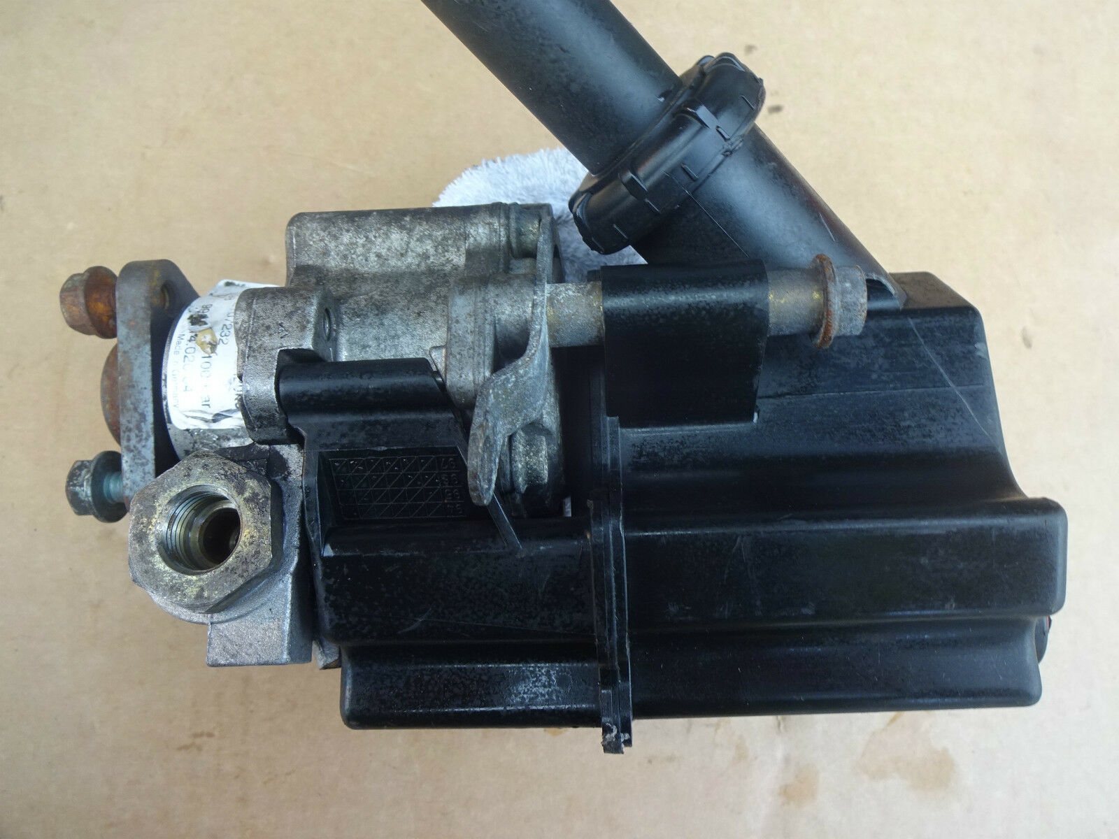 PORSCHE 996 POWER STEERING PUMP 99631402004 PORSCHE 996 PAS PUMP GC