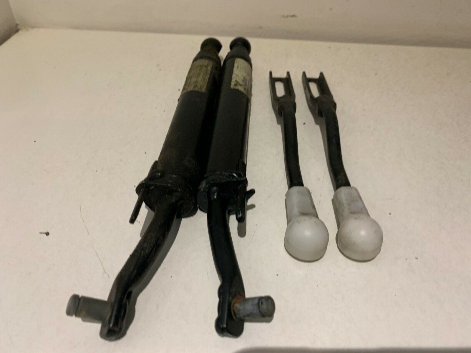 PORSCHE BOXSTER CABRIOLET ROOF PUSH ROD SET & WHITE SOCKET SET 98656127902 RLLJ