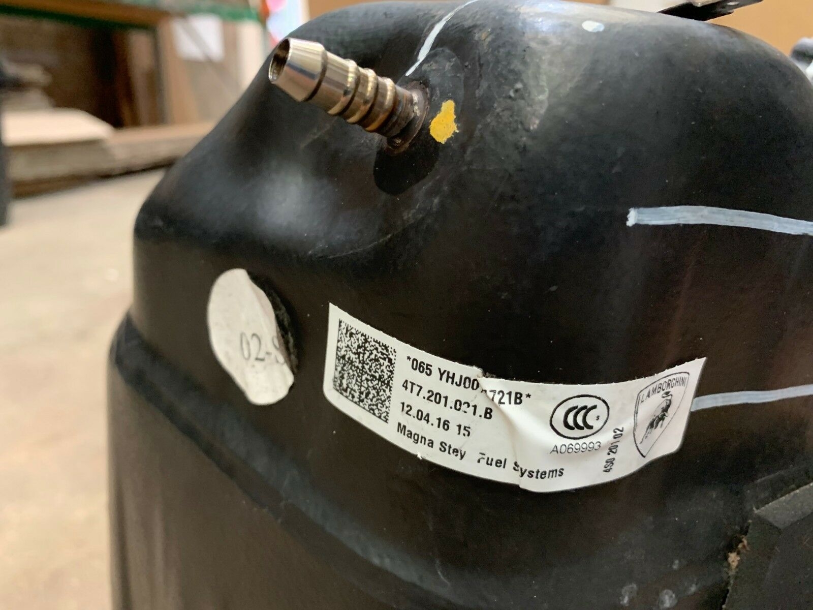 Huracan LP6104 Spyder COMPLETE LH FUEL TANK HURACAN PETROL