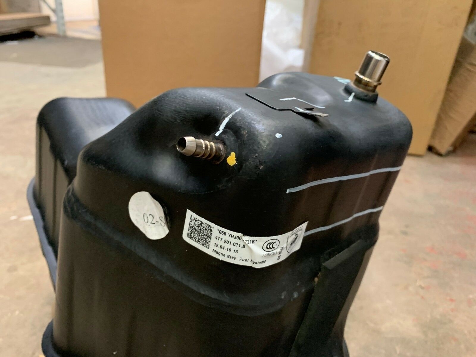 Huracan LP6104 Spyder COMPLETE LH FUEL TANK HURACAN PETROL