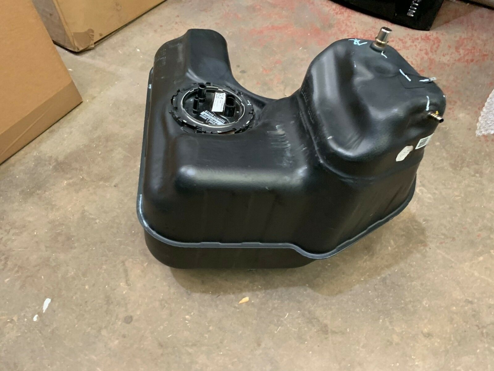 Huracan LP6104 Spyder COMPLETE LH FUEL TANK HURACAN PETROL