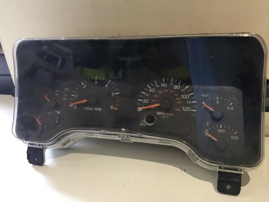 GRAND CHEROKEE PETROL Speedometer Speedo Cluster MPH