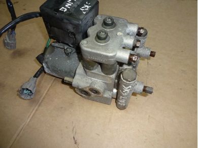 Nissan NISSAN R33 SKYLINE ABS PUMP 4760015U00 SKYLINE R33 GTS ABS SF34 Sub Stn FOR PARTS