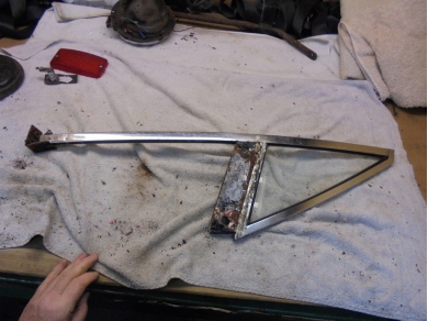 Jenson Jensen Healey Right Hand Quarter Glass Jensen Healey OS Quarter Glass O/S 1/4 Box Under Rack