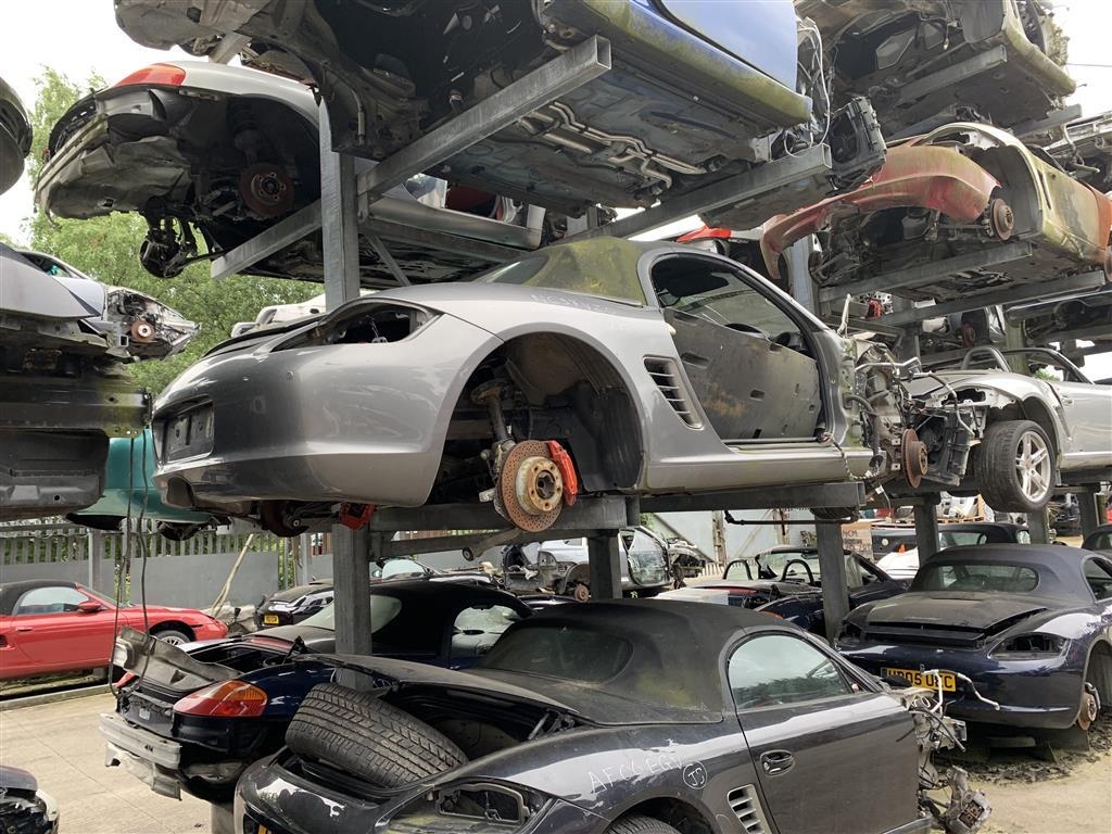 Porsche Boxster 987 Cayman 987 Rear Wheel Carrier Upright Hub 98733165806
