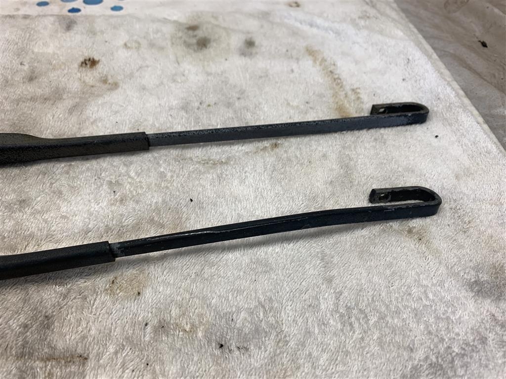 Porsche 996 Carrera Front Wiper Arms UK GB Right Hand Drive Spec