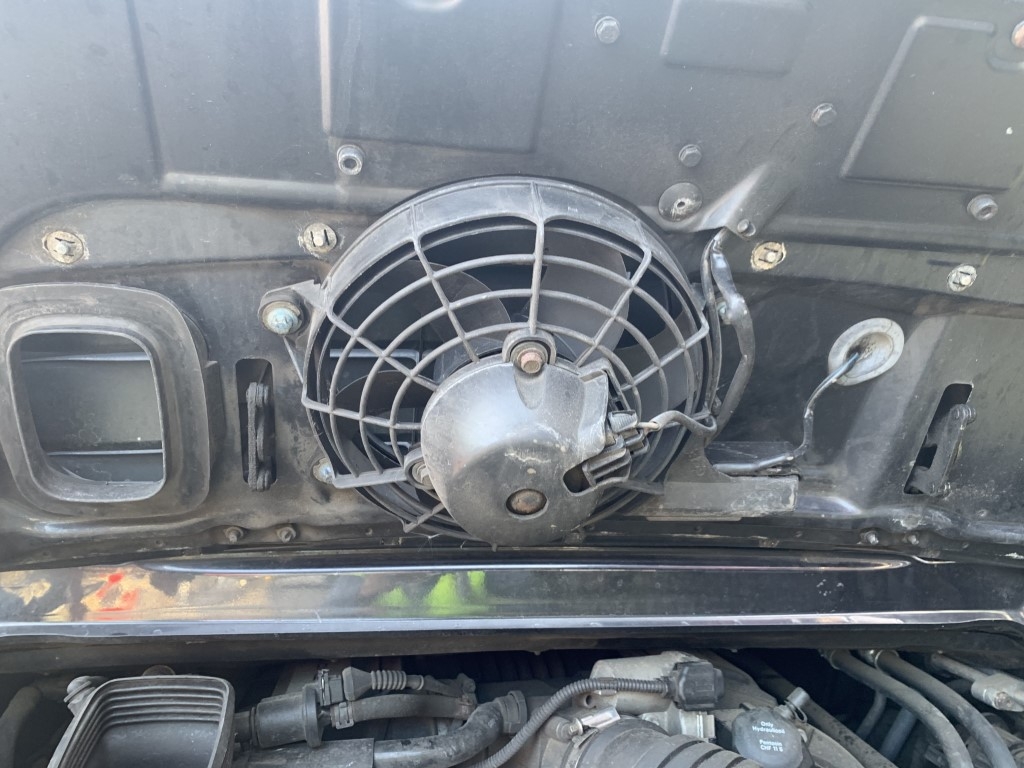 PORSCHE 997 REAR LID ENGINE COOLING FAN 99762404600