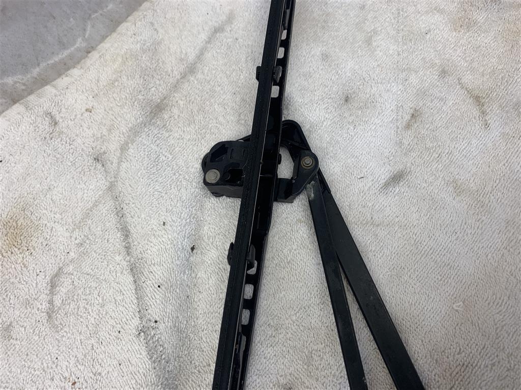 Porsche 928 Rear Wiper Arm 92862861005. A7PXR 92862861005