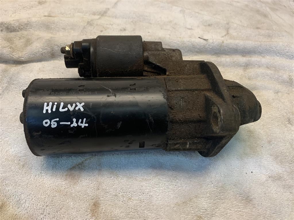 Toyota HiLux Starter Motor 2005 2014 Year 2.5 3.0 BOSCH F 004 A94 008