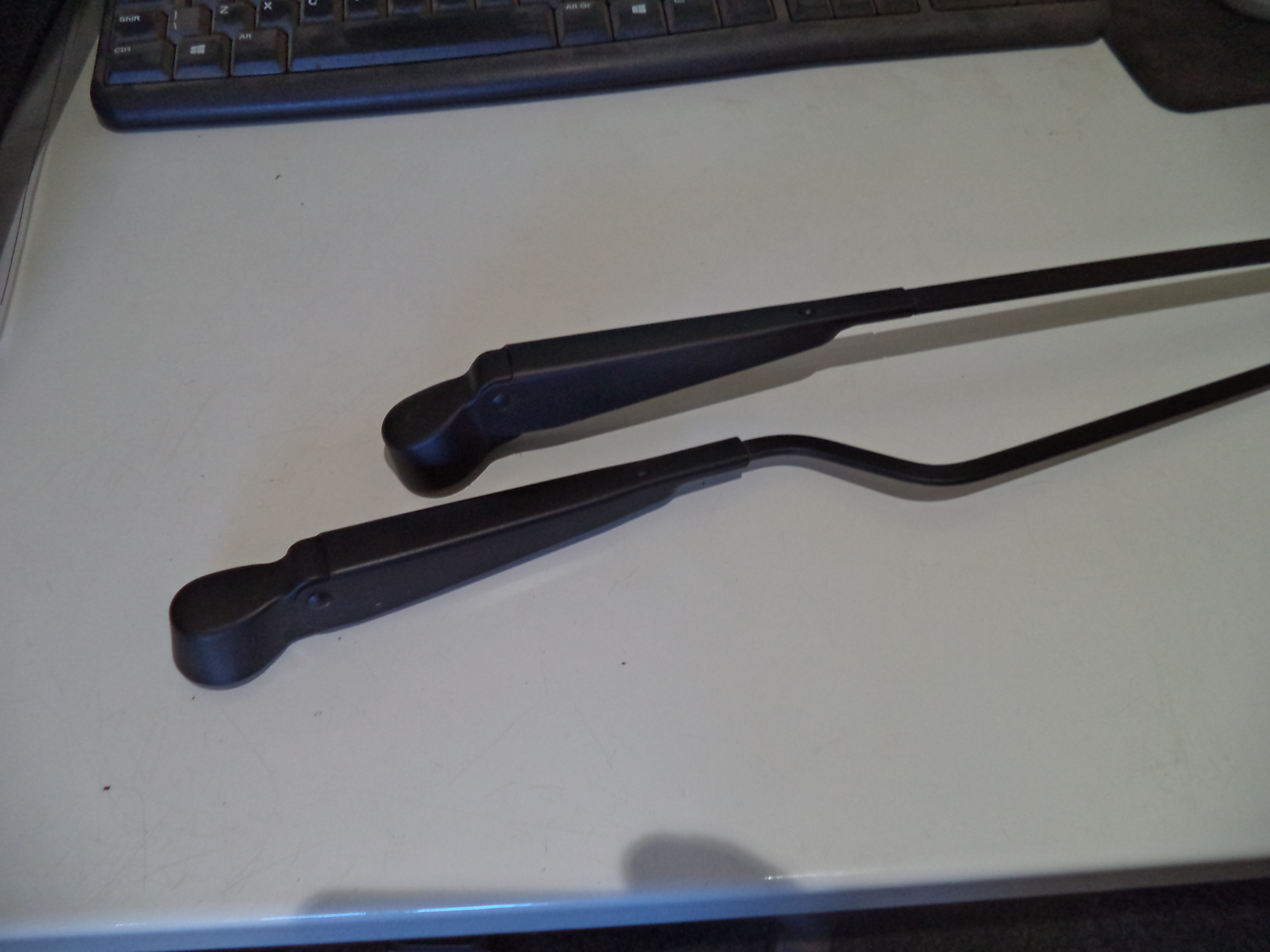 PORSCHE 928 S4 REAR WIPER ARM 92862861005