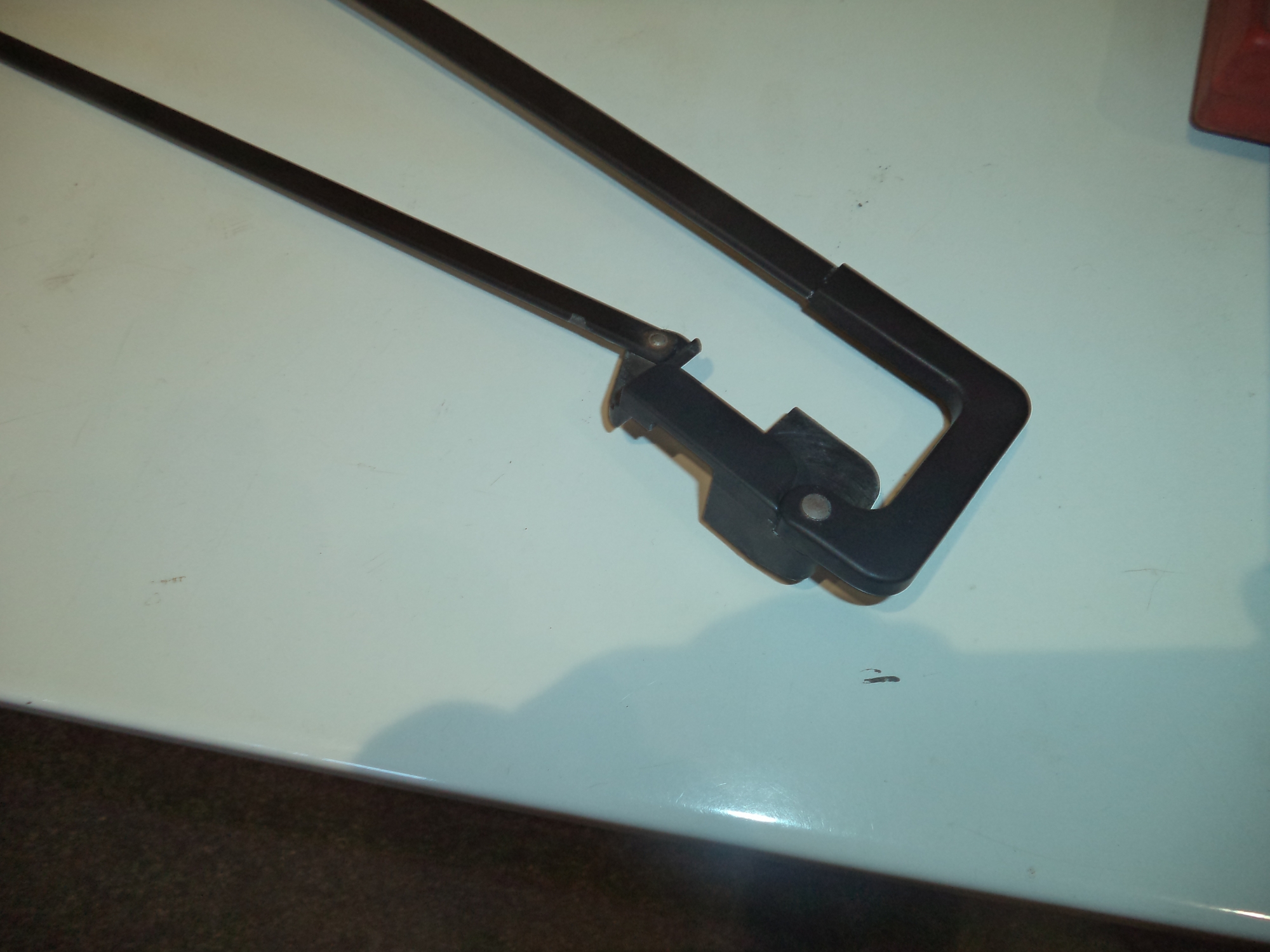 PORSCHE 928 S4 REAR WIPER ARM 92862861005