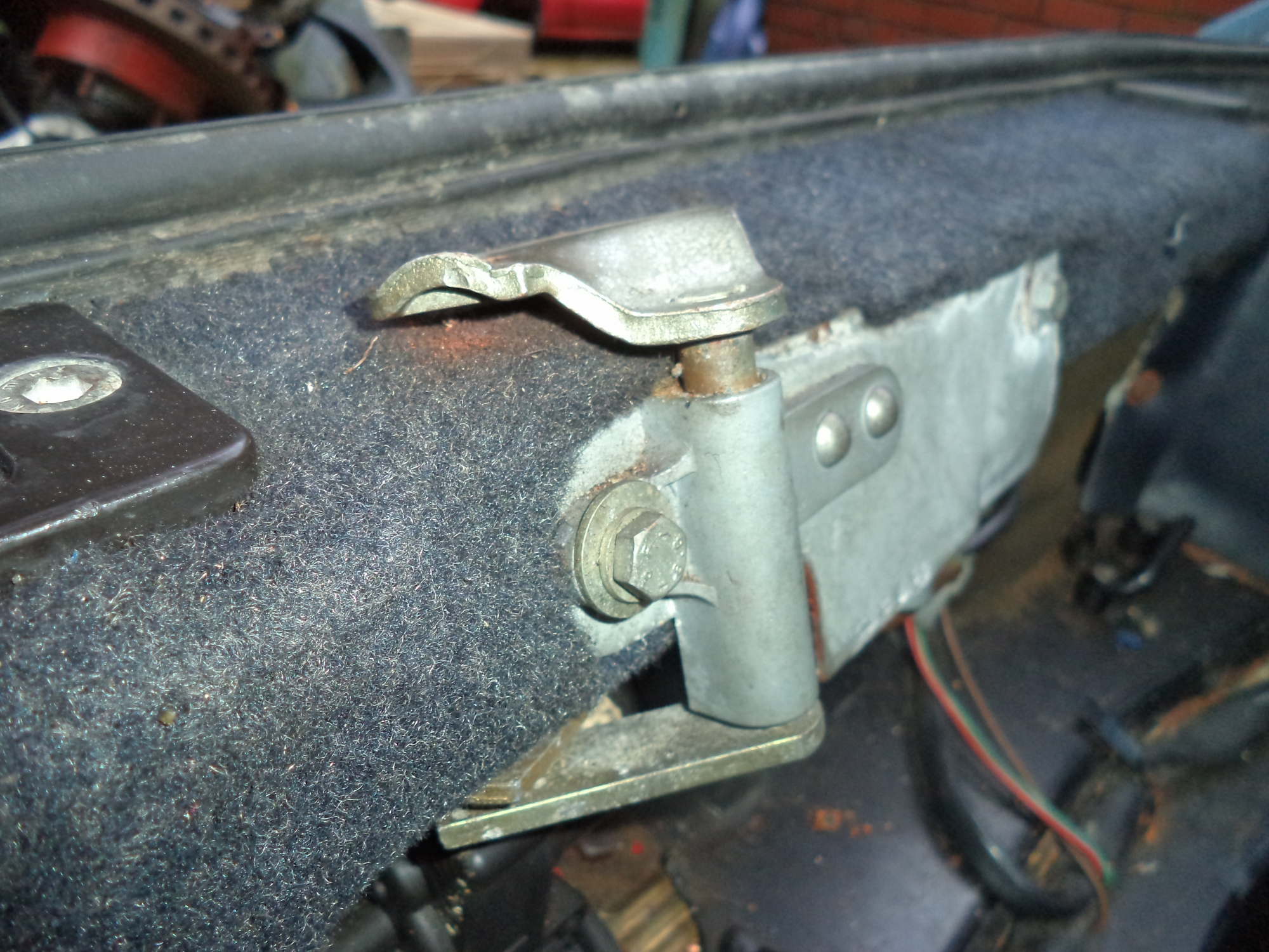 PORSCHE 928 S4 REAR WIPER MOTOR AND MECHANISM A7PXR 92862840302