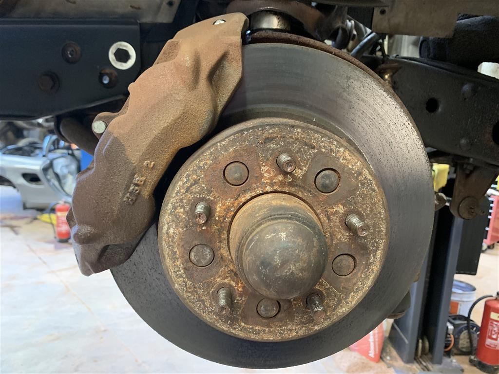 Corvette C3 Front Brake Caliper Front Left Side Original GM Equipment