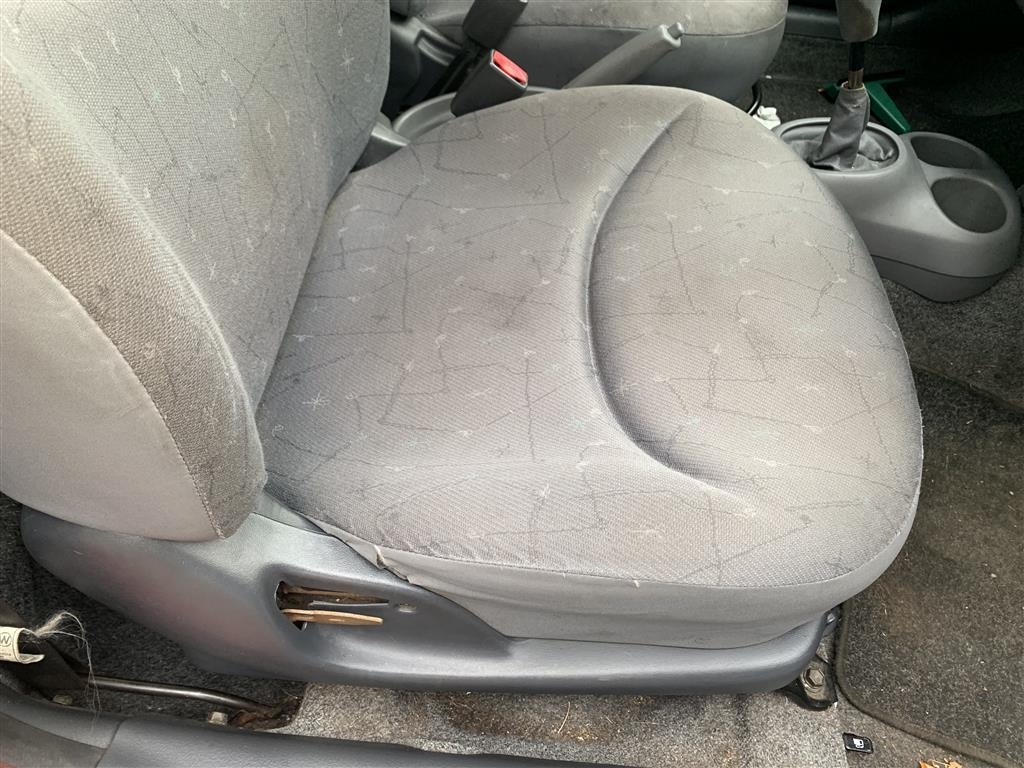 Toyota Yaris Driver Side Seat 2000 Year MK1 Two Door Grey Cloth Seat