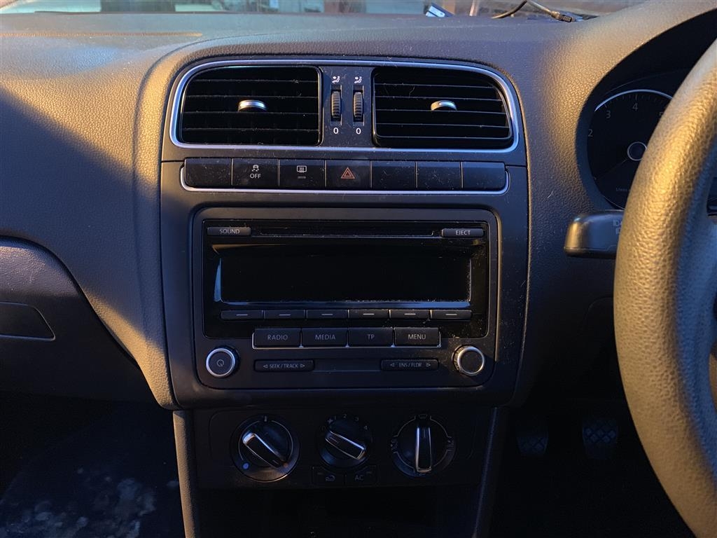 vw polo radio display screen