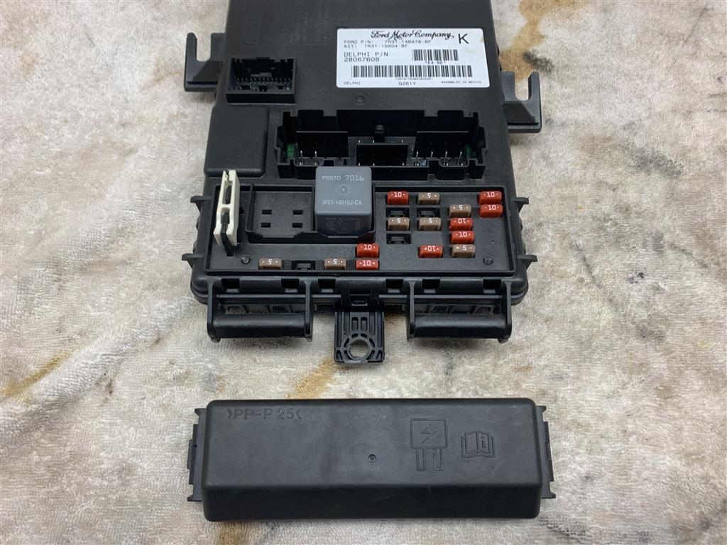 Ford Mustang Fuse Box Fuse Board 4.0 Litre V8 2007 Year S197 Mustang