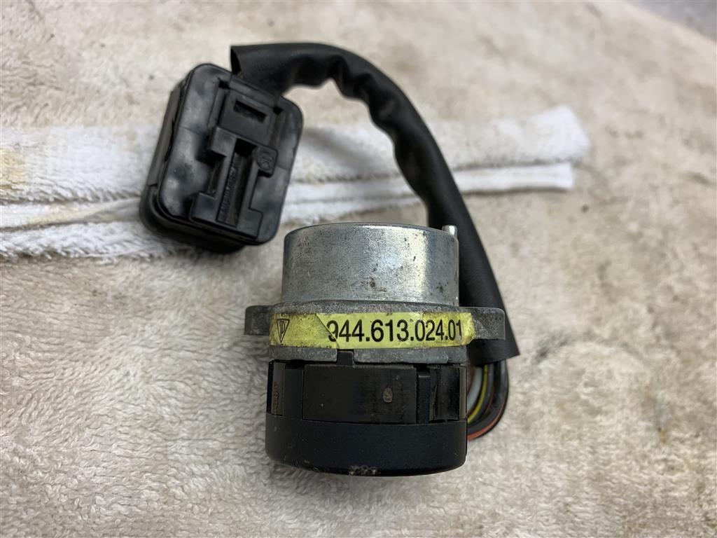PORSCHE 968 IGNITION SWITCH 944 613 024 01 94461302401