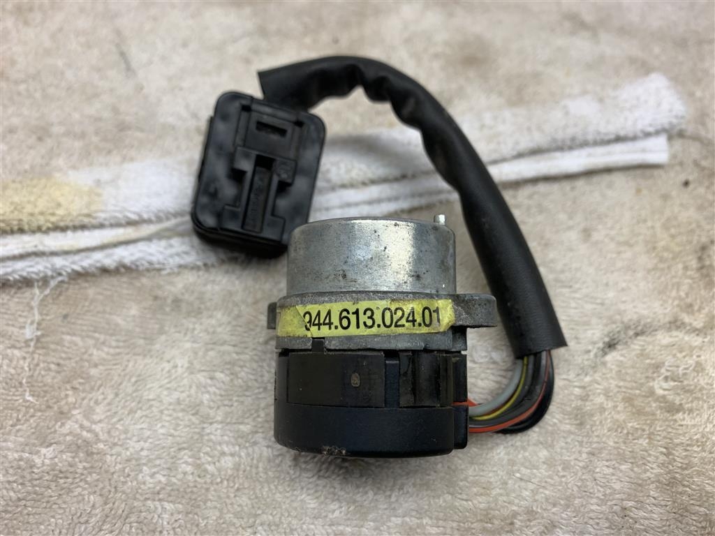 PORSCHE 968 IGNITION SWITCH 944 613 024 01 94461302401