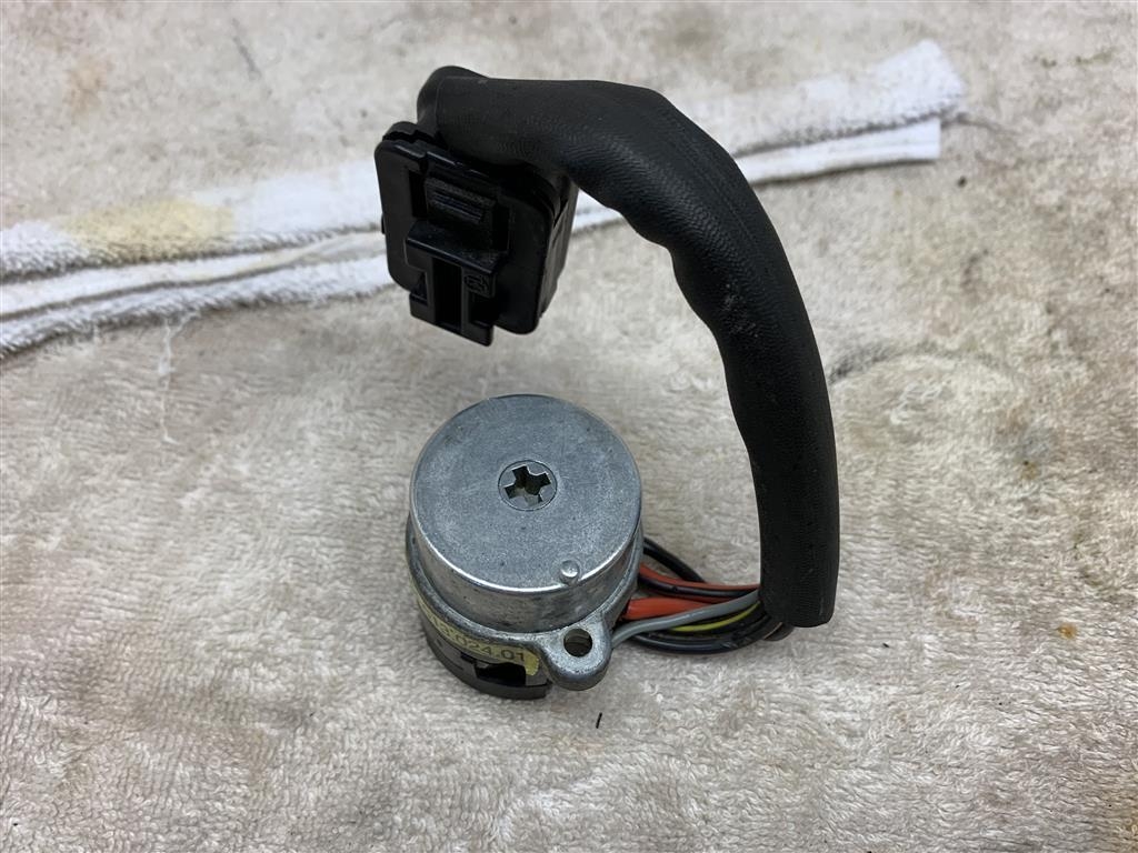 PORSCHE 968 IGNITION SWITCH 944 613 024 01 94461302401