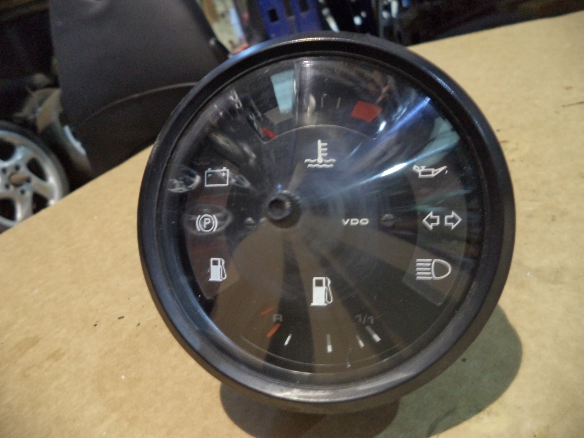 PORSCHE 924 FUEL GAUGE WATER TEMP GAUGE KTA508V 477919033 B