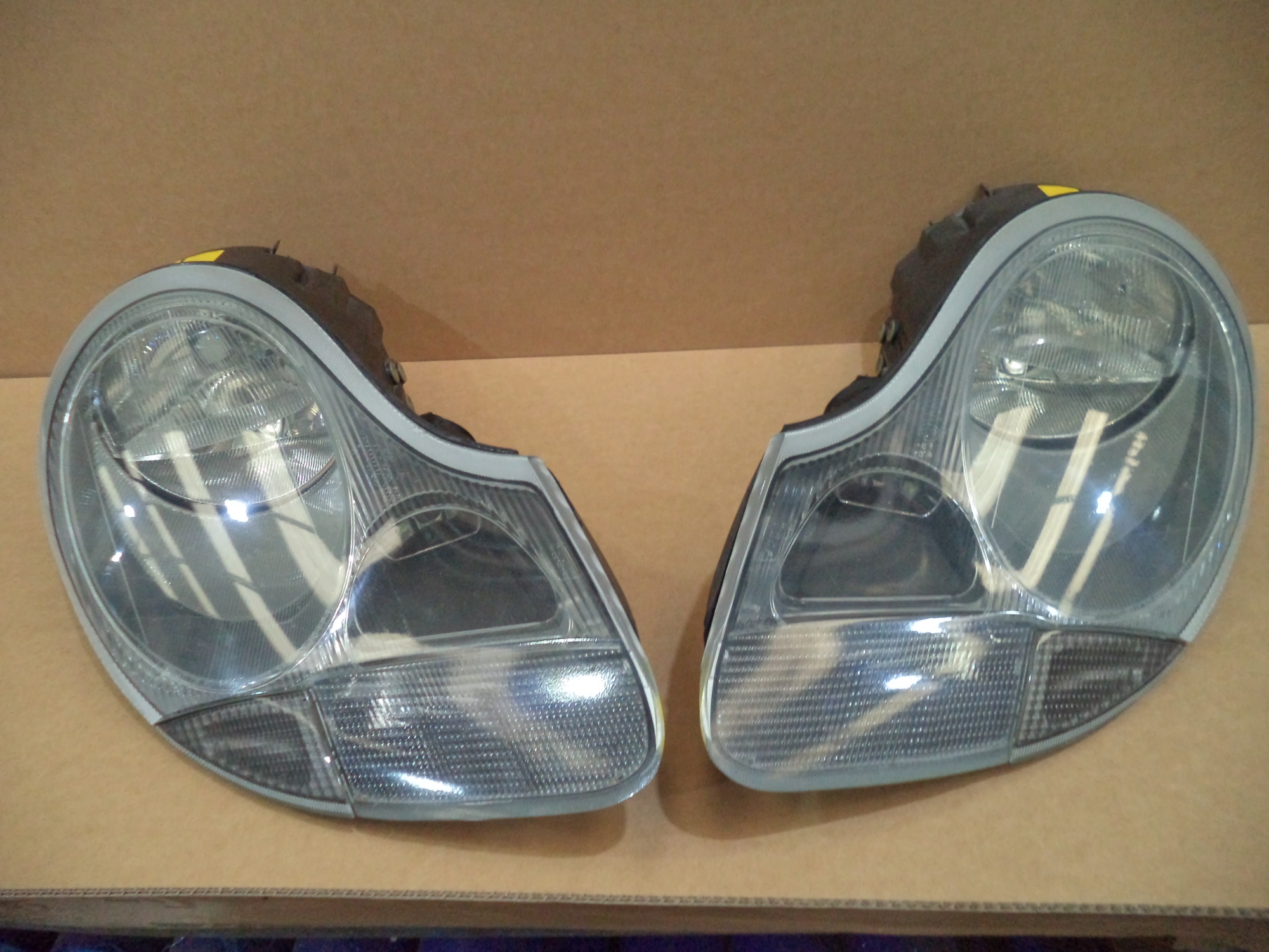 PORSCHE BOXSTER 986 FRONT CLEAR HEADLIGHTS DK53WWM 98663113117