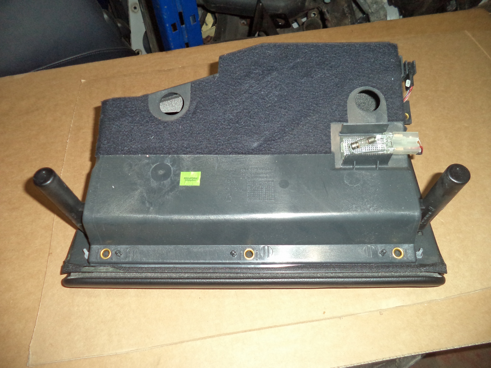 PORSCHE BOXSTER & 996 GLOVE BOX AND HANDLE IN BLACK DK53WWM