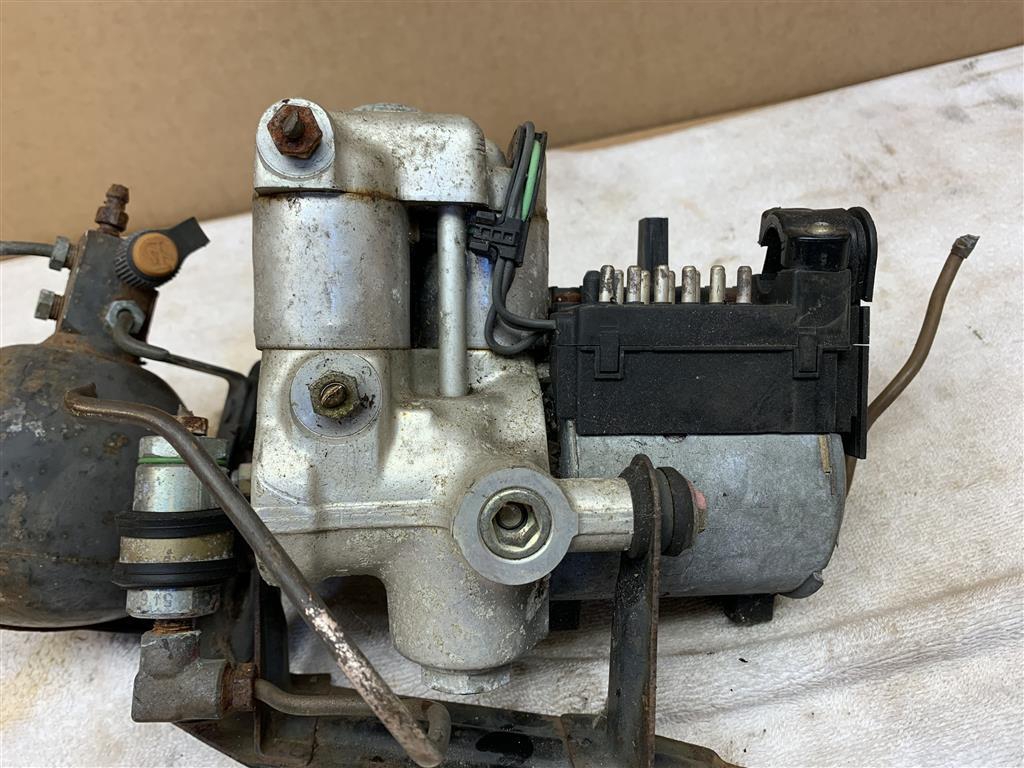 Porsche 964 ABS Pump Spare Parts Porsche 928 ABS Pump Spare Parts