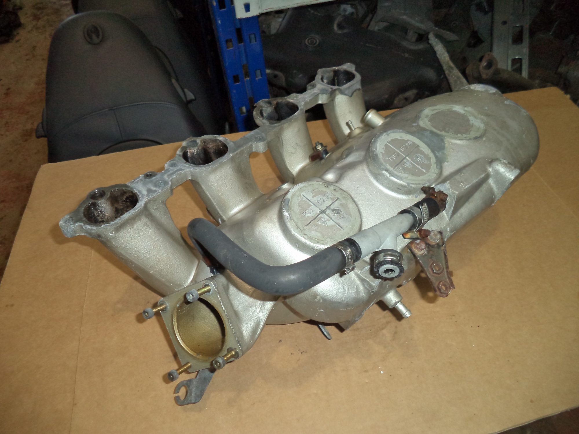 PORSCHE 944 2.5 S 16v INTAKE MANIFOLD KTA508 9441101562R