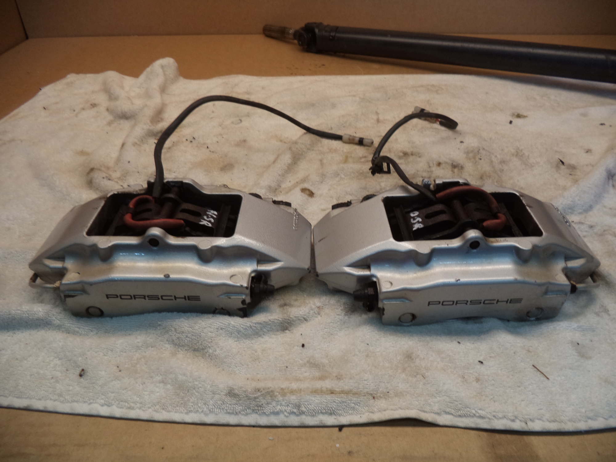 PORSCHE 911 996 C4 REAR BRAKE CALIPERS 996.352.421 996.352.422 T308 BAP