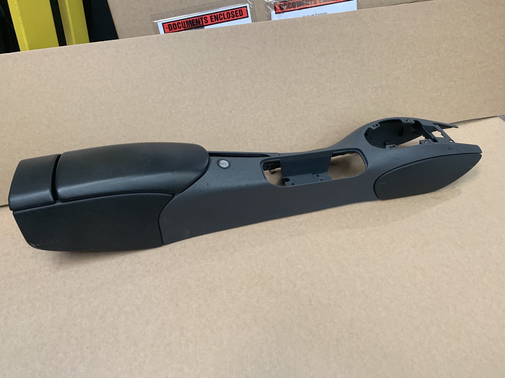 PORSCHE 996 CENTRE CONSOLE PARTS S489 DEE CENTER CONSOLE