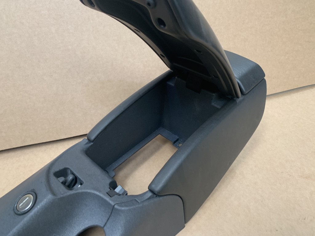 PORSCHE 996 CENTRE CONSOLE PARTS S489 DEE CENTER CONSOLE