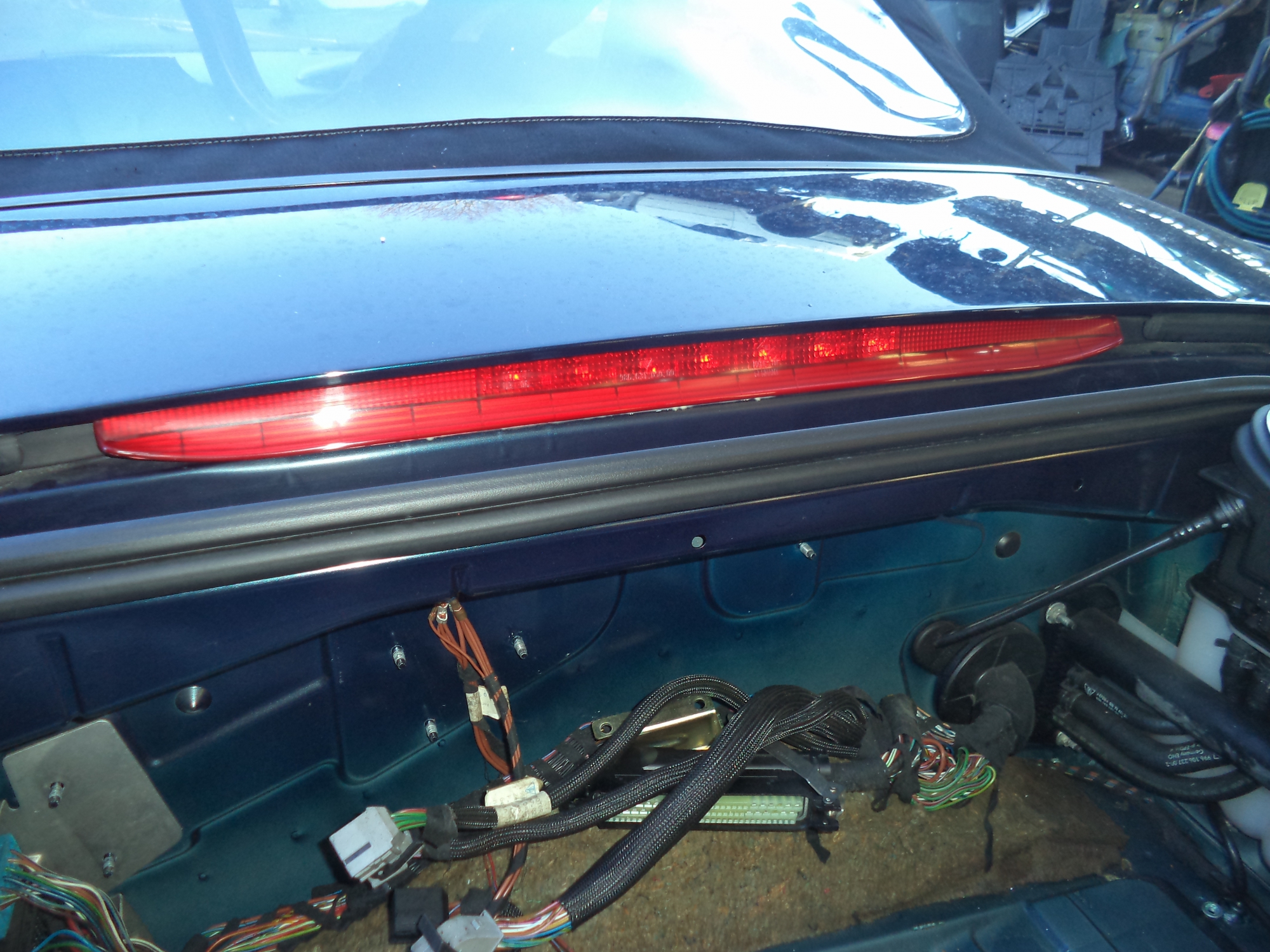 PORSCHE BOXSTER 986 THIRD BRAKE LIGHT HIGH LEVEL BRAKE LIGHT W396CVX