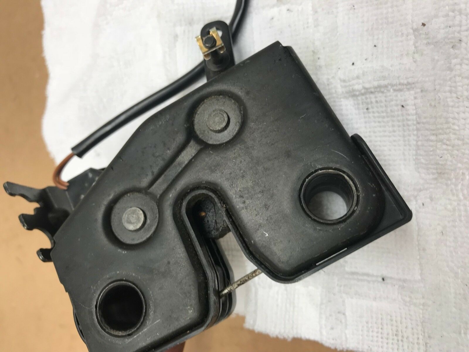 2005 2006 2007 2008 Porsche Boxster Boot Latch Lock Clasp 98751205301