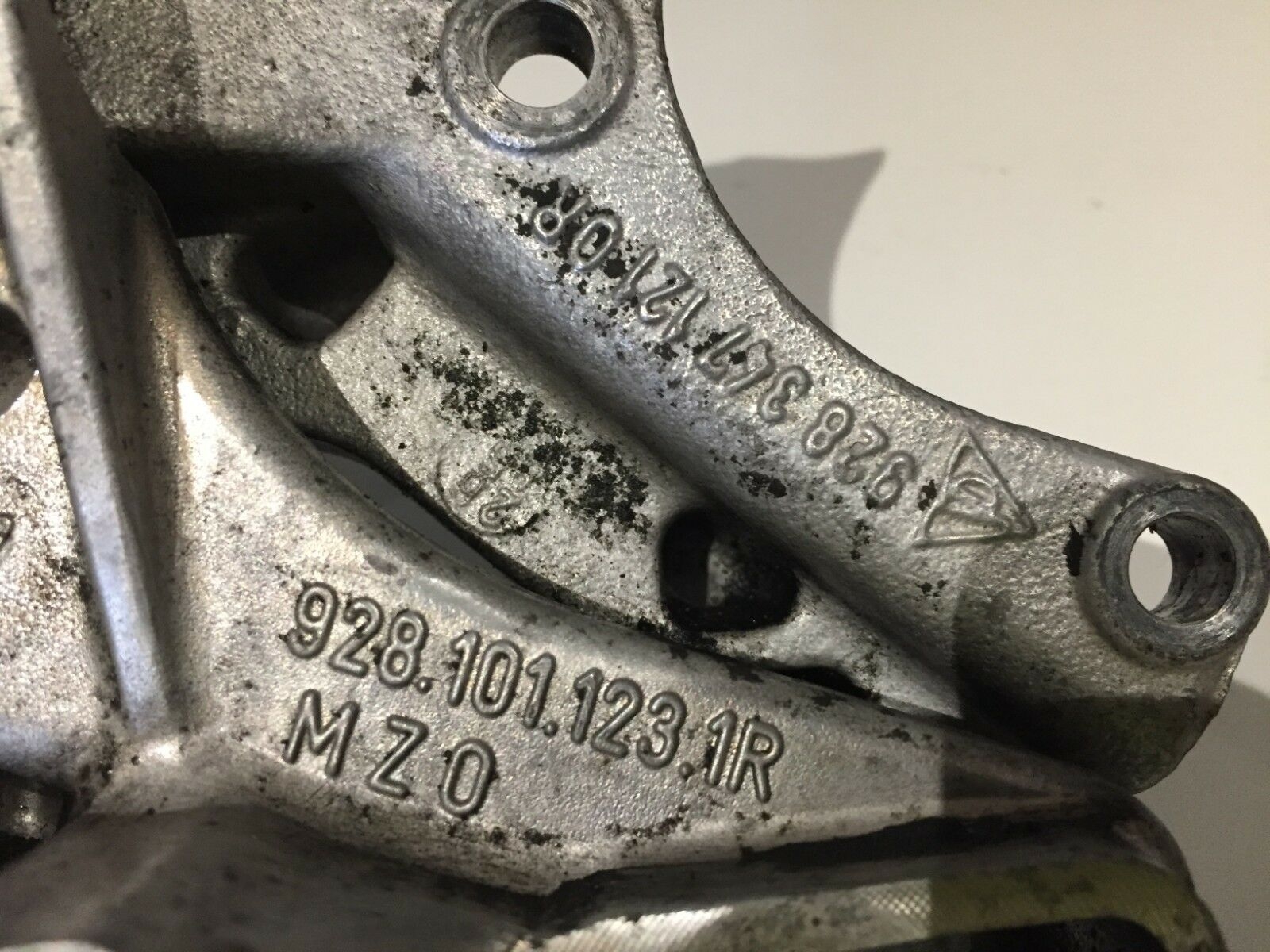 Porsche 928 Power Steering Pump Bracket Porsche 928 Power steering