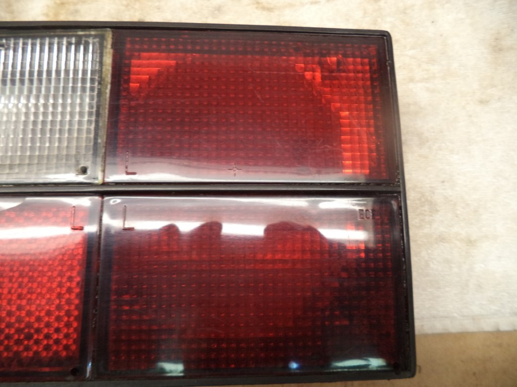 PORSCHE 944 NS PASSENGER SIDE REAR LIGHT (MT 944 BOX) 944 REAR LIGHT