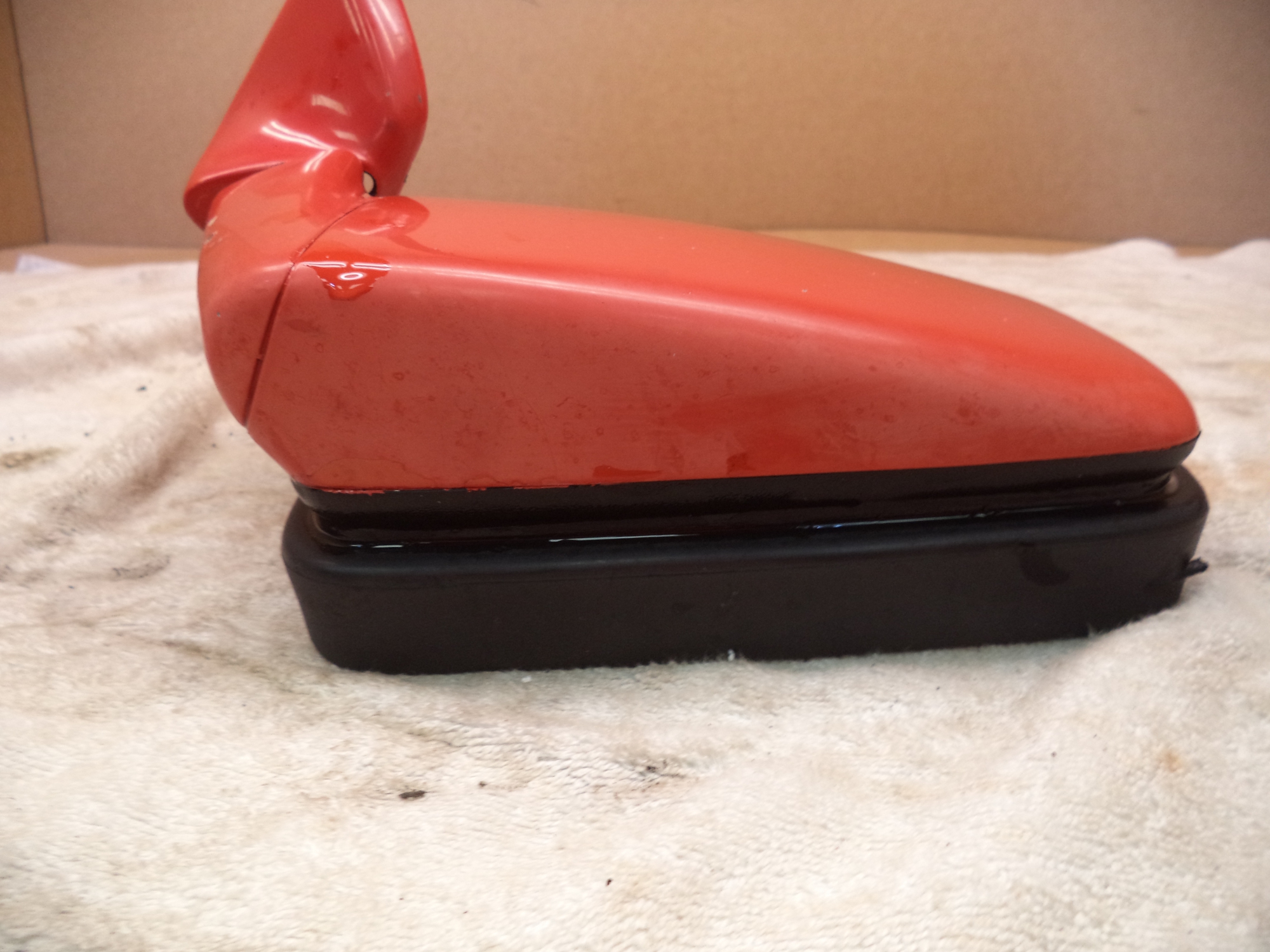 PORSCHE 944 DRIVERS SIDE DOOR MIRROR IN GUARDS RED MTMT (LUT) 944 DOOR