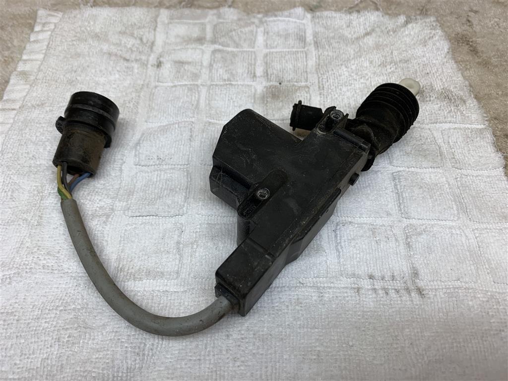 PORSCHE 944 S2 CENTRAL LOCKING MOTOR 94462421100 (B) 94462421100