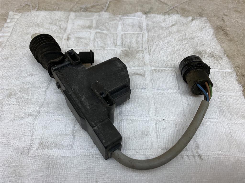 PORSCHE 944 S2 CENTRAL LOCKING MOTOR 94462421100 (B) 94462421100