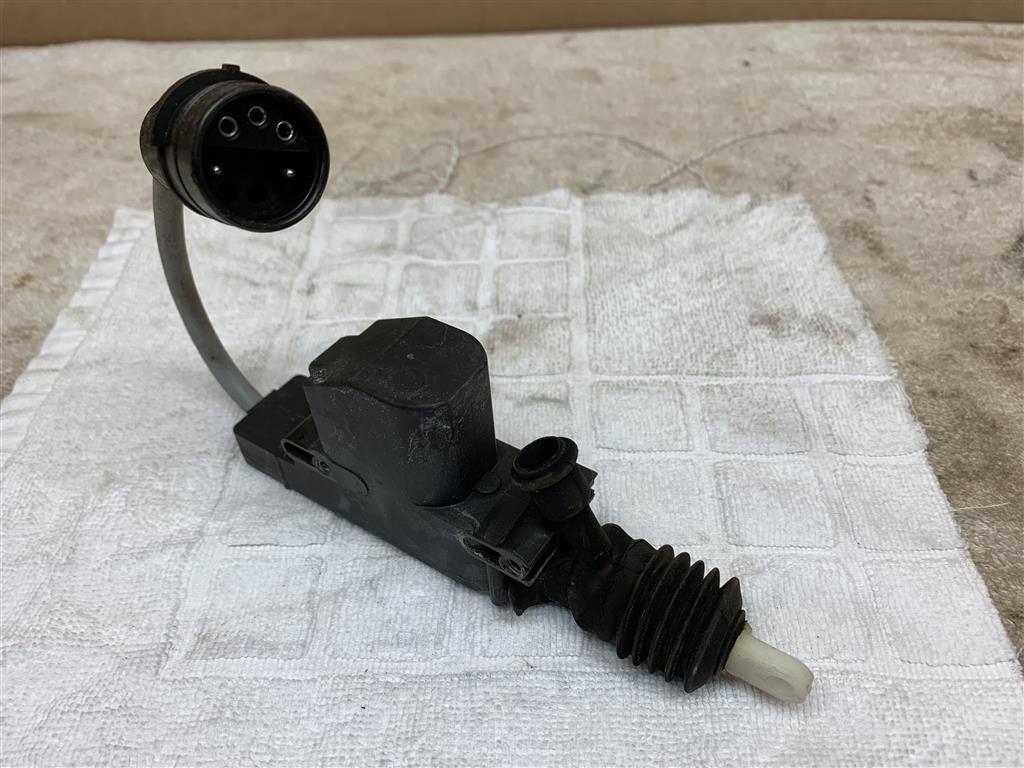 PORSCHE 944 S2 CENTRAL LOCKING MOTOR 94462421100 (B) 94462421100