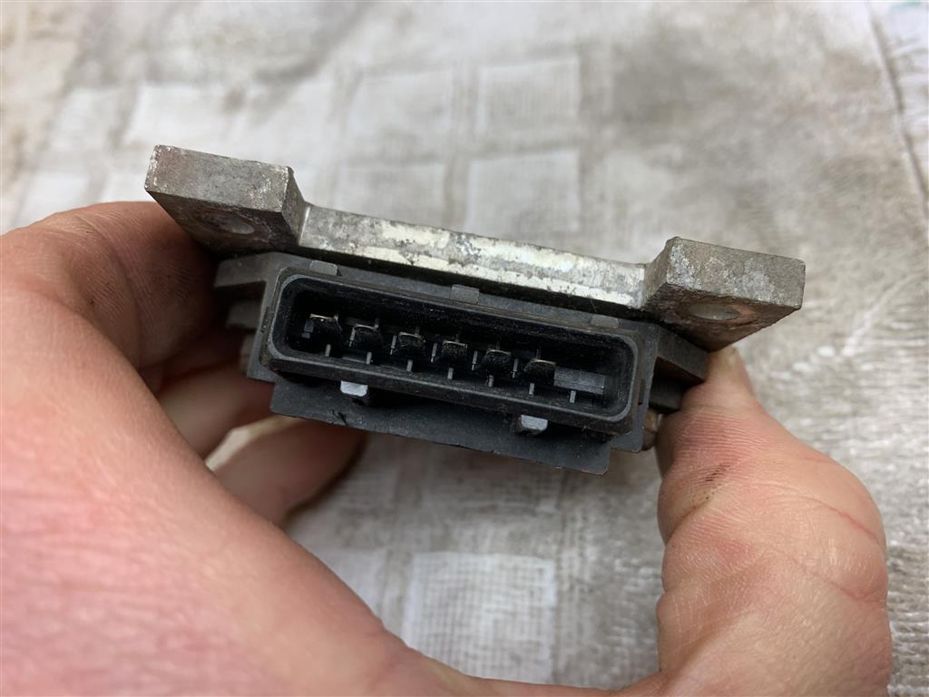 Portsche 944 S2 Bosch Ignition Amplifier 0227100124 92860270601